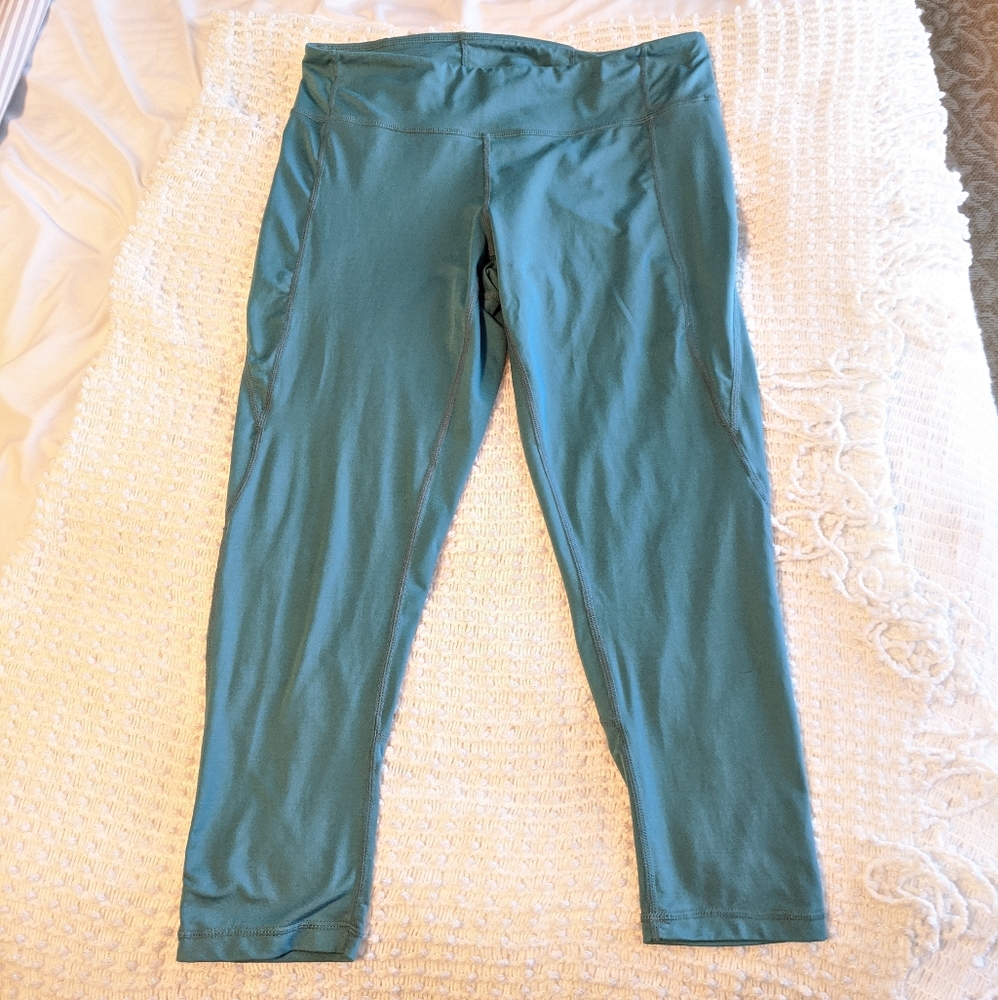 Zella crop leggings